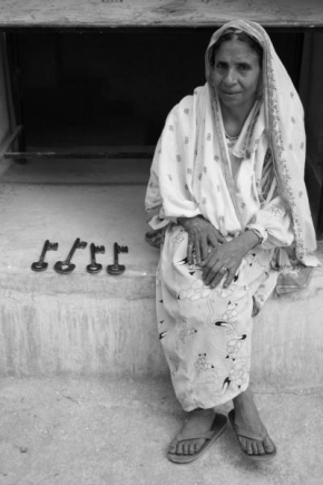 Černobíle… - žena z Jemenu