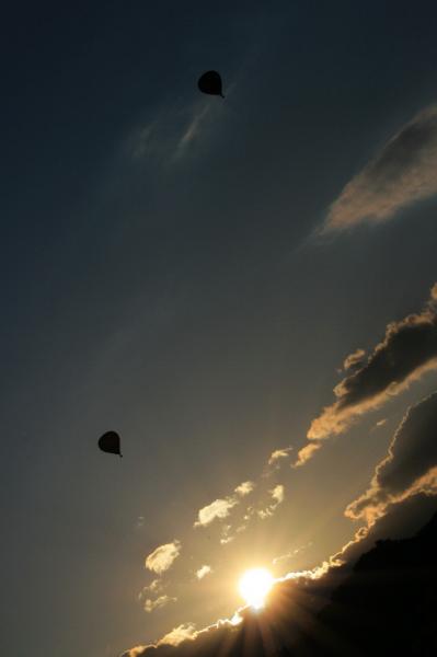 Balony při západu slunce 1