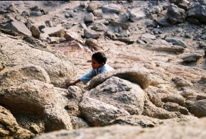 Děti - Schovávačka na Sahare