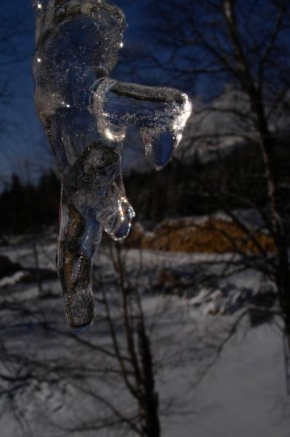 Adrián Kováč - Slnko uväznené v krištáľovom ľade