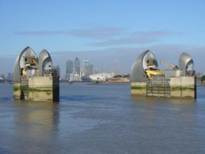 Fotograf roku na cestách 2009 - Thames Barrier
