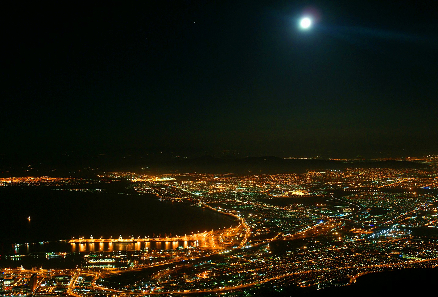Měsíc nad Kapským městem