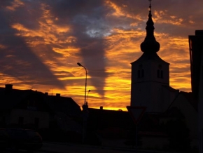 Po setmění - Kostel při západu