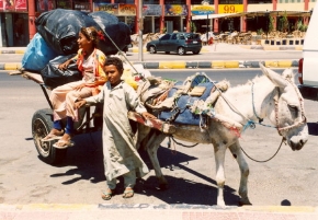 Děti - Egyptská ulica - Hurghada 2004