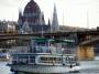 Budapest. Pohled s ostrova Sv. Margity na Parlament