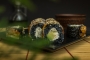 Sushi se sépiovým inkoustem